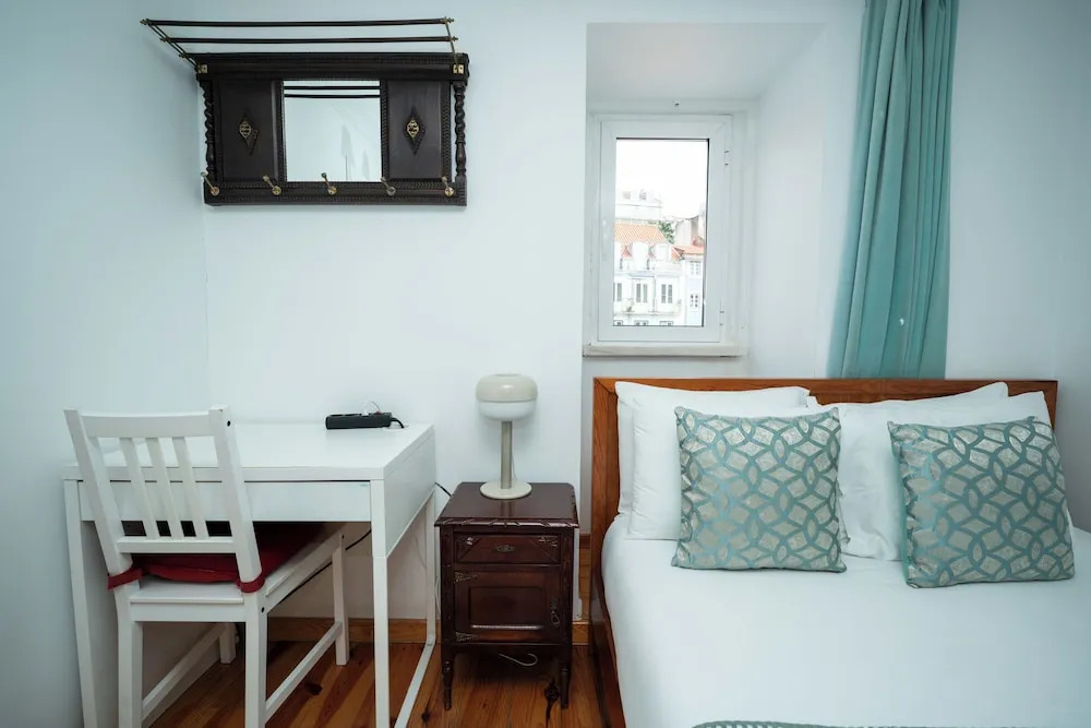 Charming 2 Bedroom Apartment in City Centre Lisboa