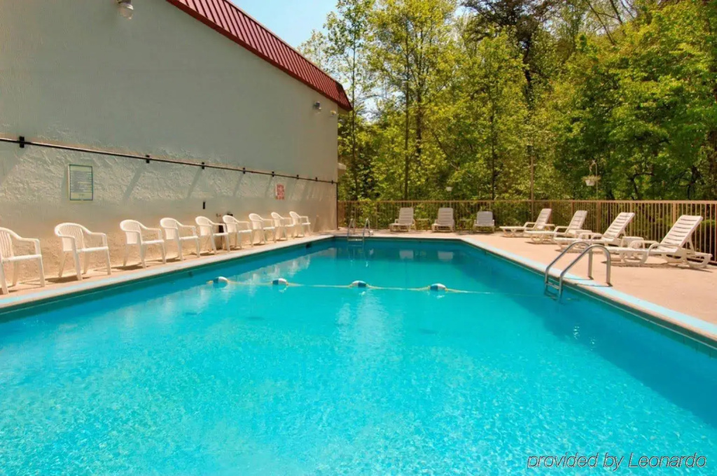 Motel 6-Gatlinburg, TN - Smoky Mountains