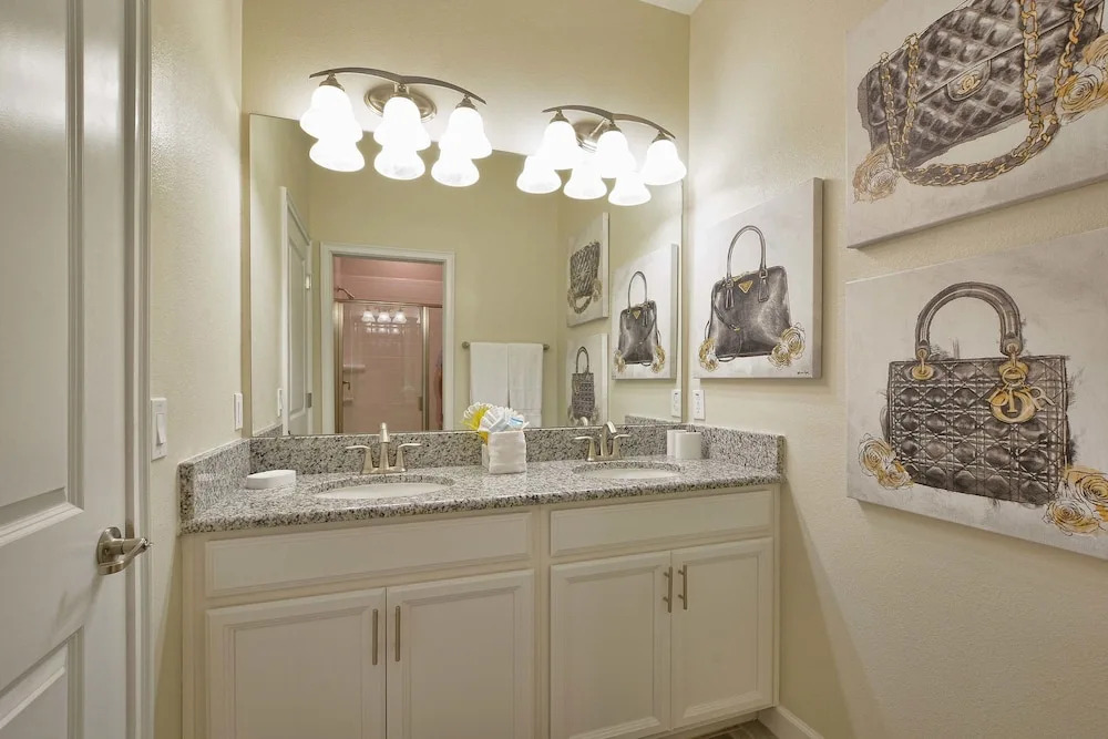 Storey Lake-4 Bedroom Townhome w/Spashpool-1613ST