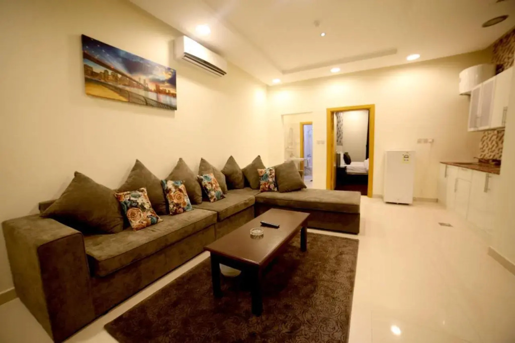 Silent Room Hotel by OYO Rooms