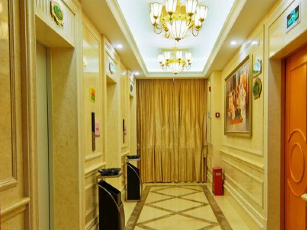Vienna International Hotel Guigang Hecheng Road Branch