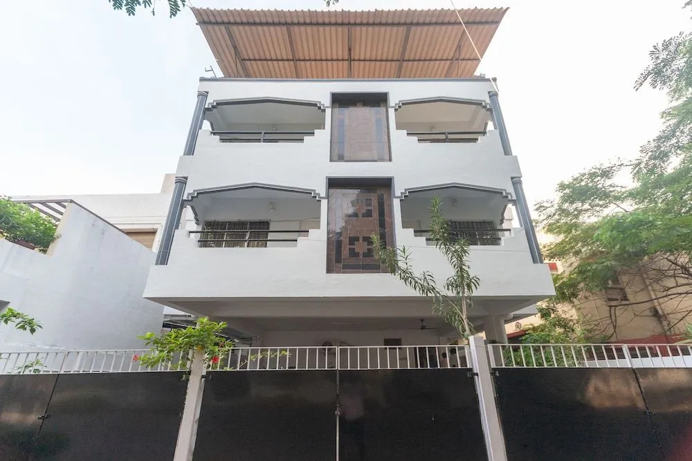 OYO 24168 Amrita Inn