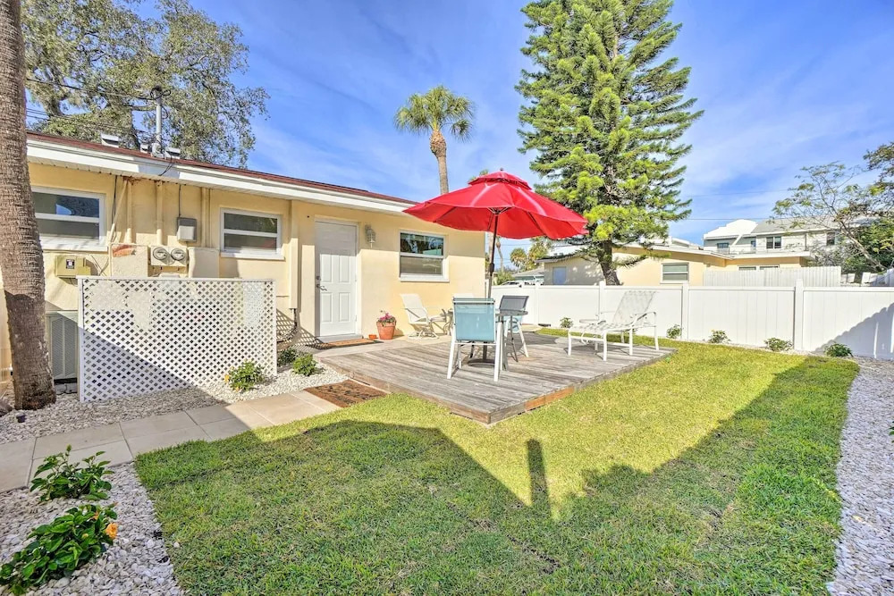 Pet-Friendly Dunedin Townhome w/ Private Yard