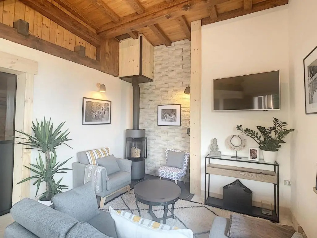 Chalet 8 couchages à Combloux, Hiver à la saison, Été à la semaine - FR-1-560-32