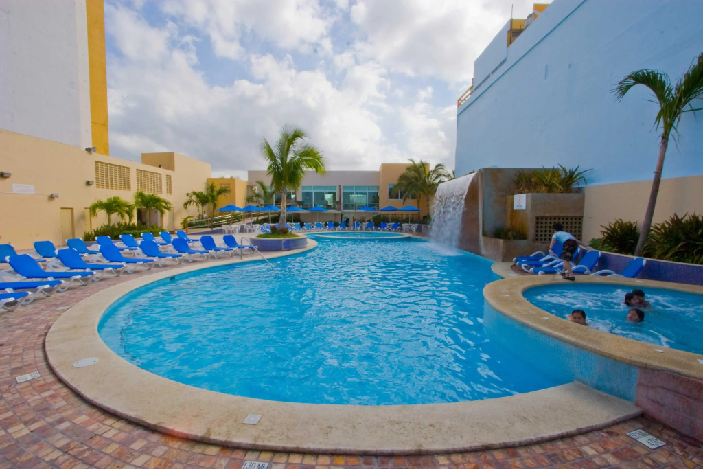 Las Flores Beach Resort