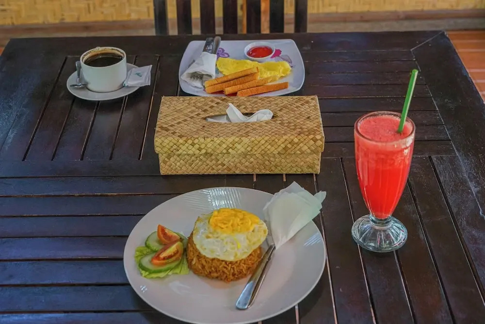 Made Taro - Menjangan Homestay