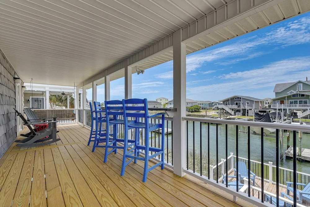 Gorgeous OIB Escape w/ Dock & Canal View!