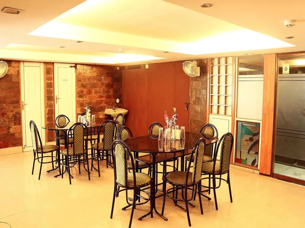 OYO 2871 Hotel Ratnakar Inn