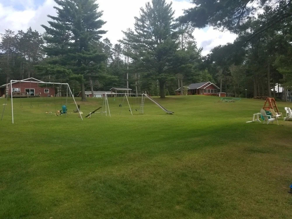 Mercer Lake Resort- Musky Lodge 6 Bedroom Condo