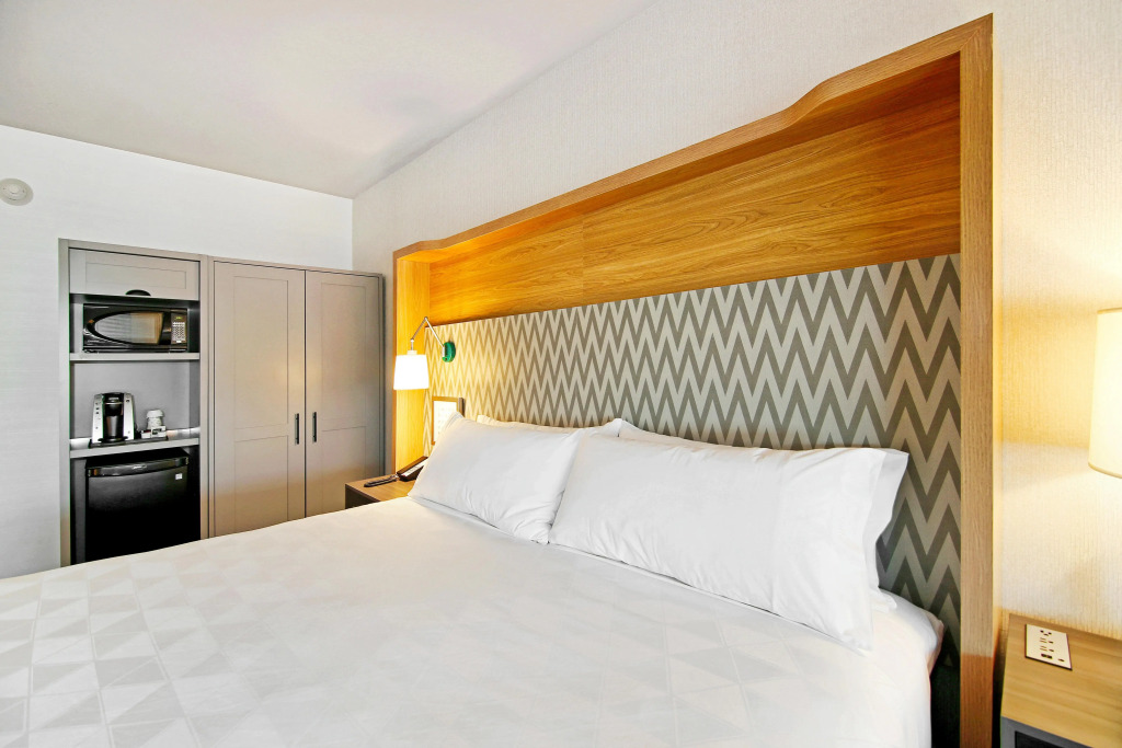 Holiday Inn Hotel & Suites - Calgary Airport North by IHG