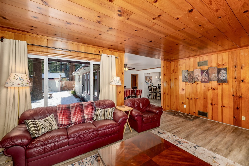 Al Tahoe Cabin-vintage Meets Modern 920sf 3 Bedroom Home