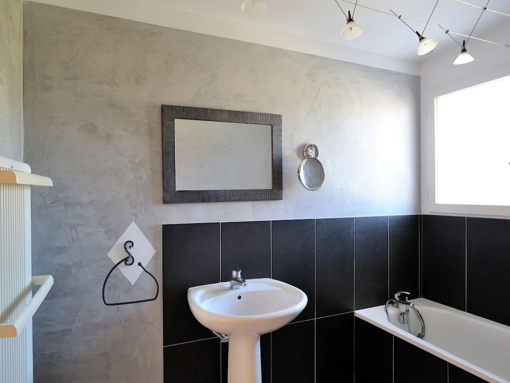 Spacious Holiday Home in Malaucene France With Private Pool
