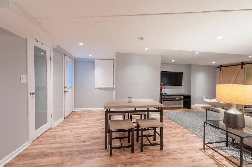 Honey Suite - Luxury Bed - Peaceful and Quiet Central D.C.