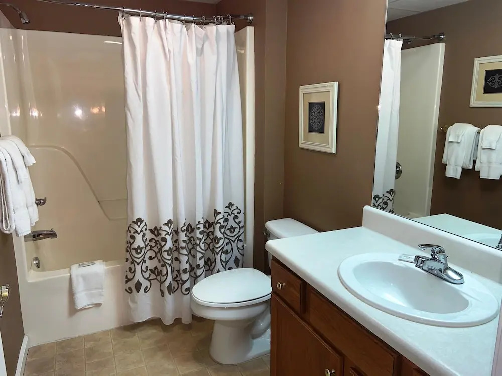 Whispering Pines 252