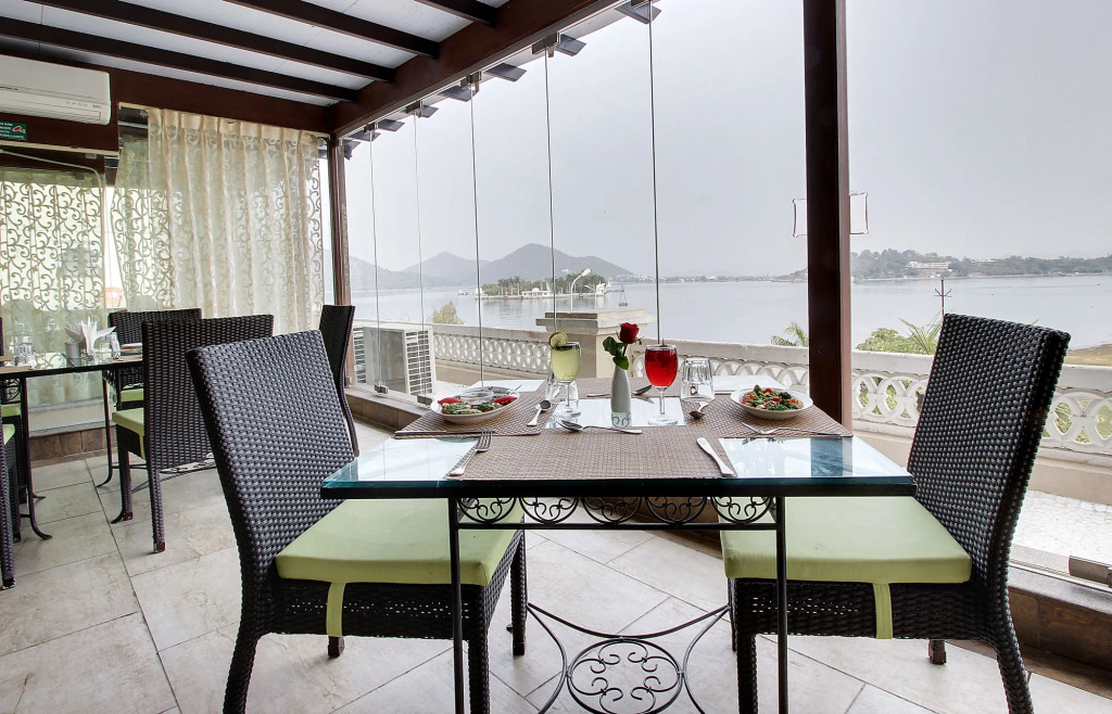 Panna Vilas - A Lake Facing Boutique Hotel