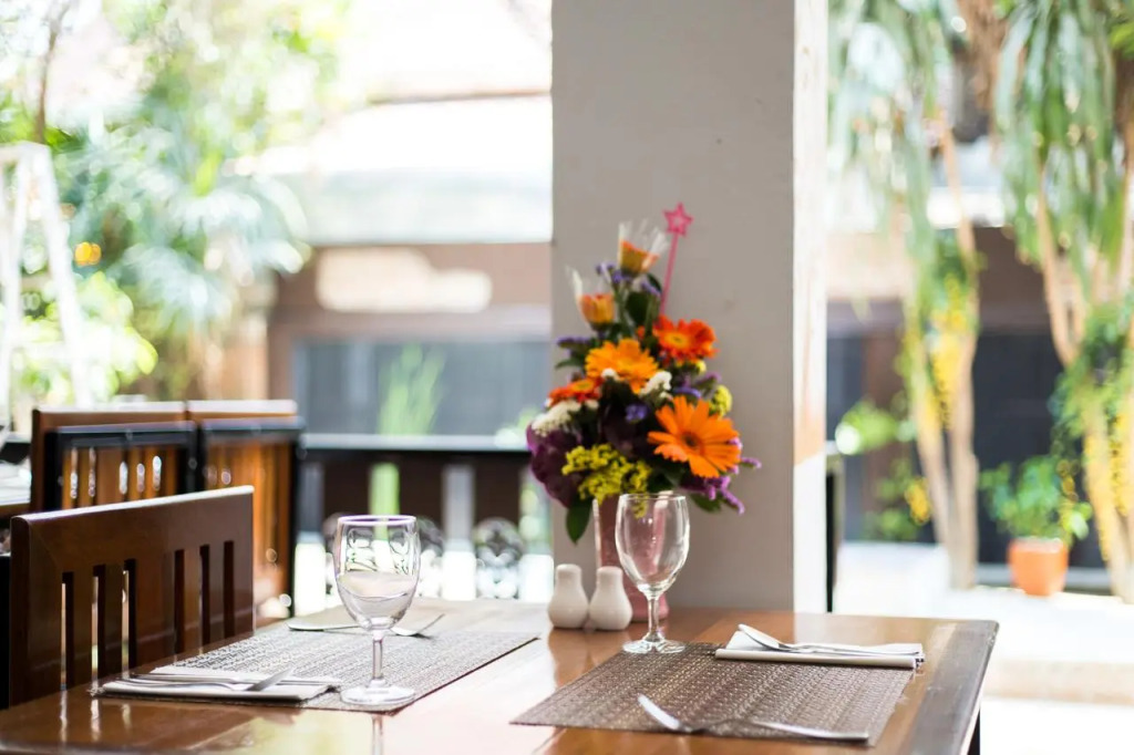 Ratana Hotel