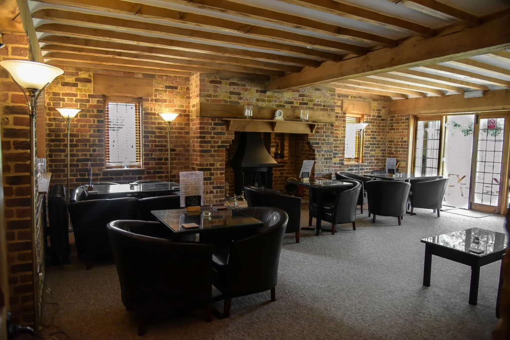 Little Foxes Hotel & Gatwick Airport Parking