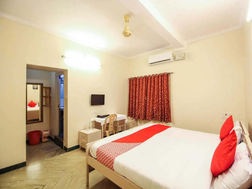 OYO 14552 Kingston Residency