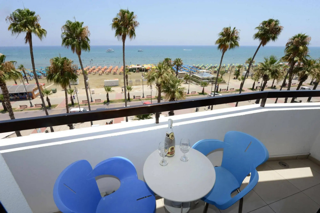 Les Palmiers Beach Boutique Hotel & Luxury Apartments