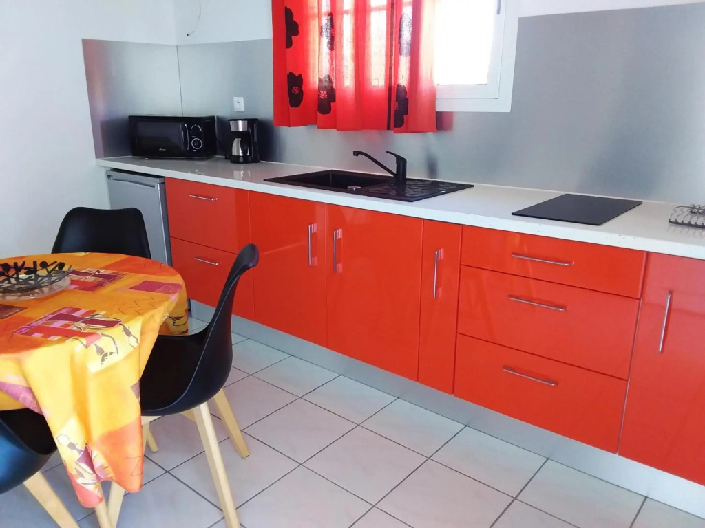 Maison d'une chambre avec piscine partagee jardin clos et wifi a Le Moule