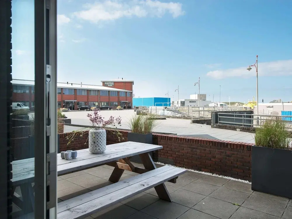 Appealing Apartment in Den Haag With Balcony
