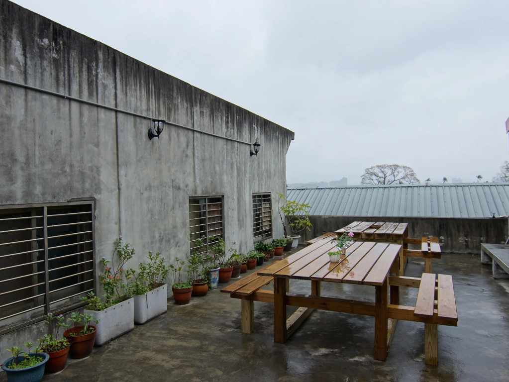 Fish hostel