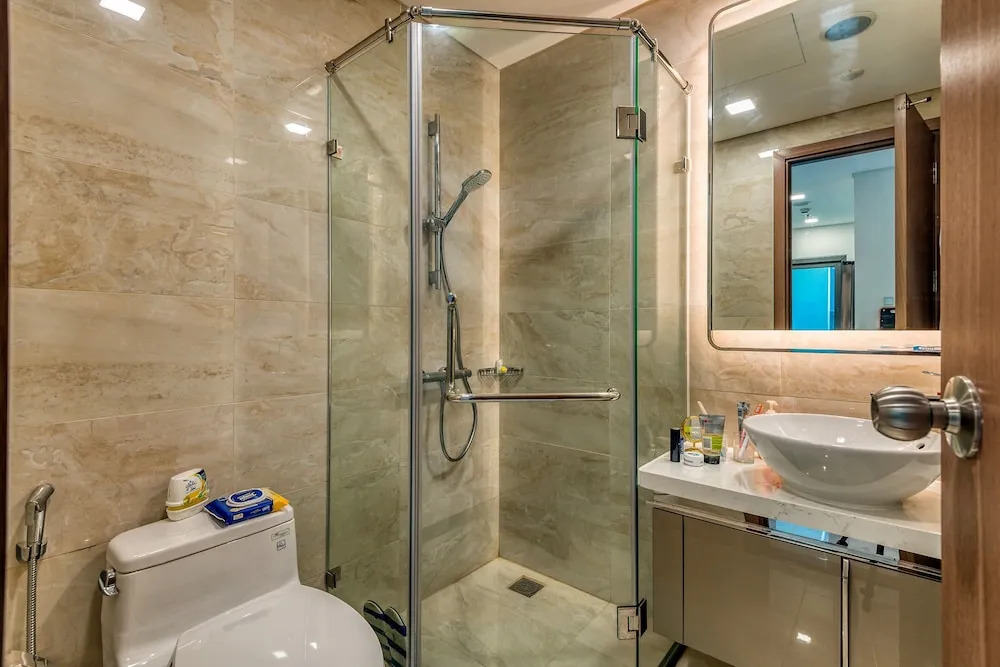 DongDong Skyview APT in Landmark81 Tower