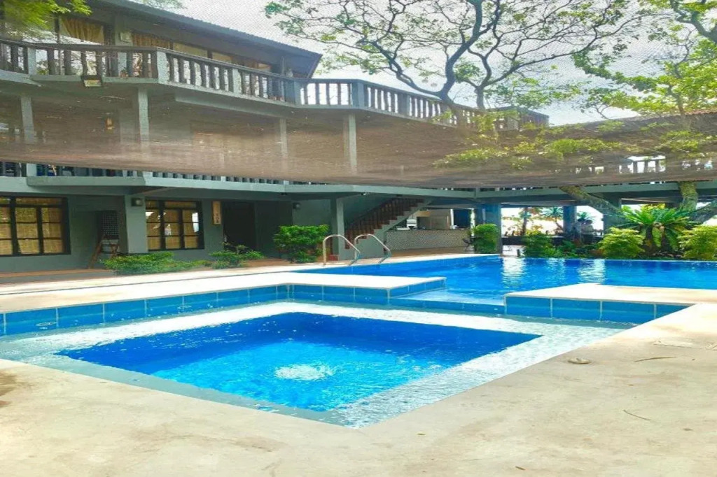 The Henry Resort Taramindu Laiya