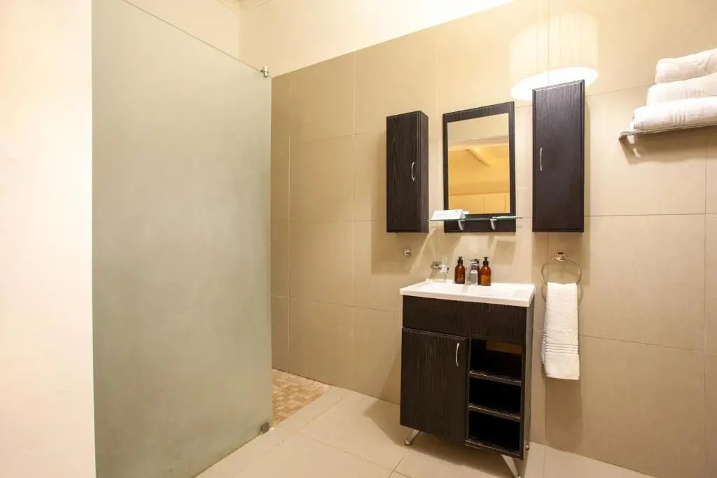 Inverdoorn Game Reserve Lodge