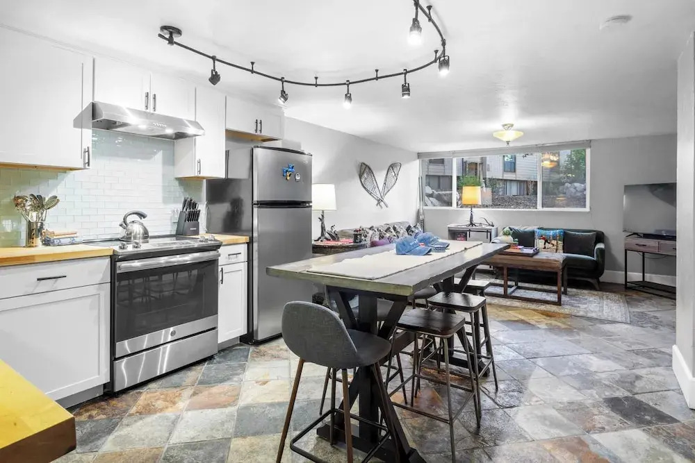 2mins to Historic Main Street + Deer Valley Ski Lift Alpine Ember by Avantstay