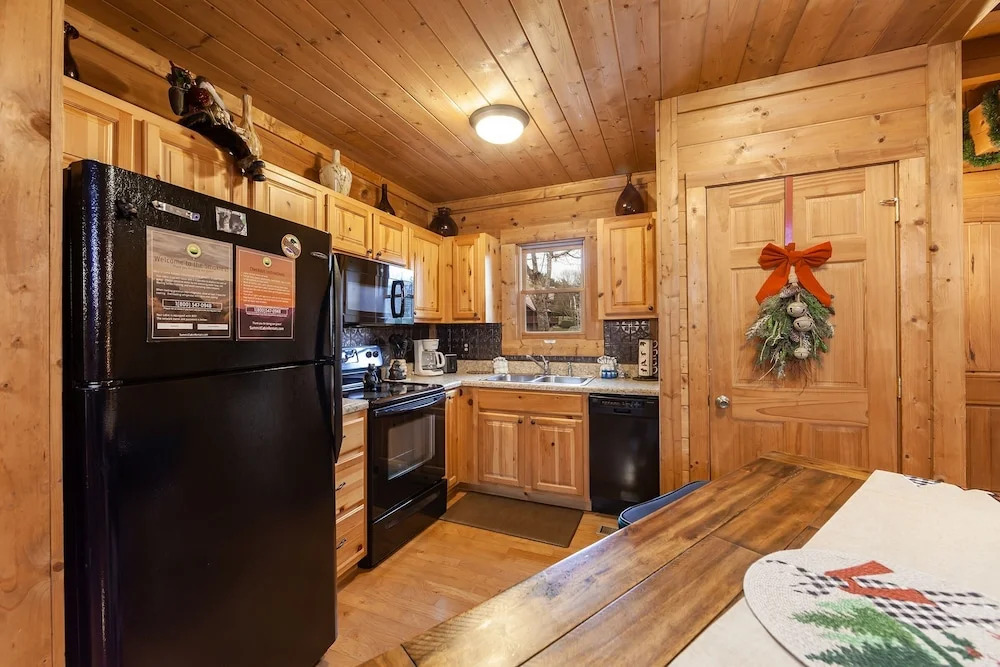 Something Extra 2 Bedroom Cabin by RedAwning