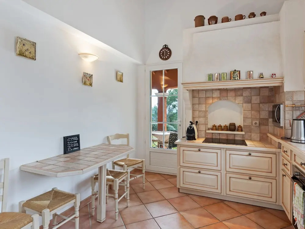 Holiday Home (LOG160)