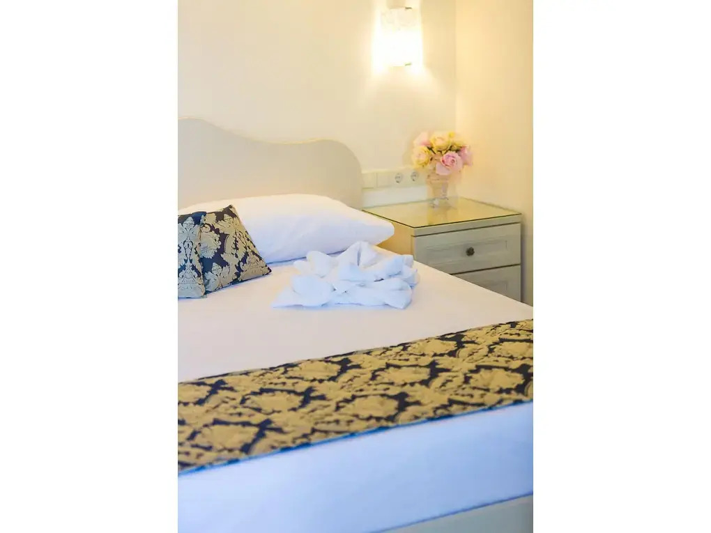 Polyxenia Suites