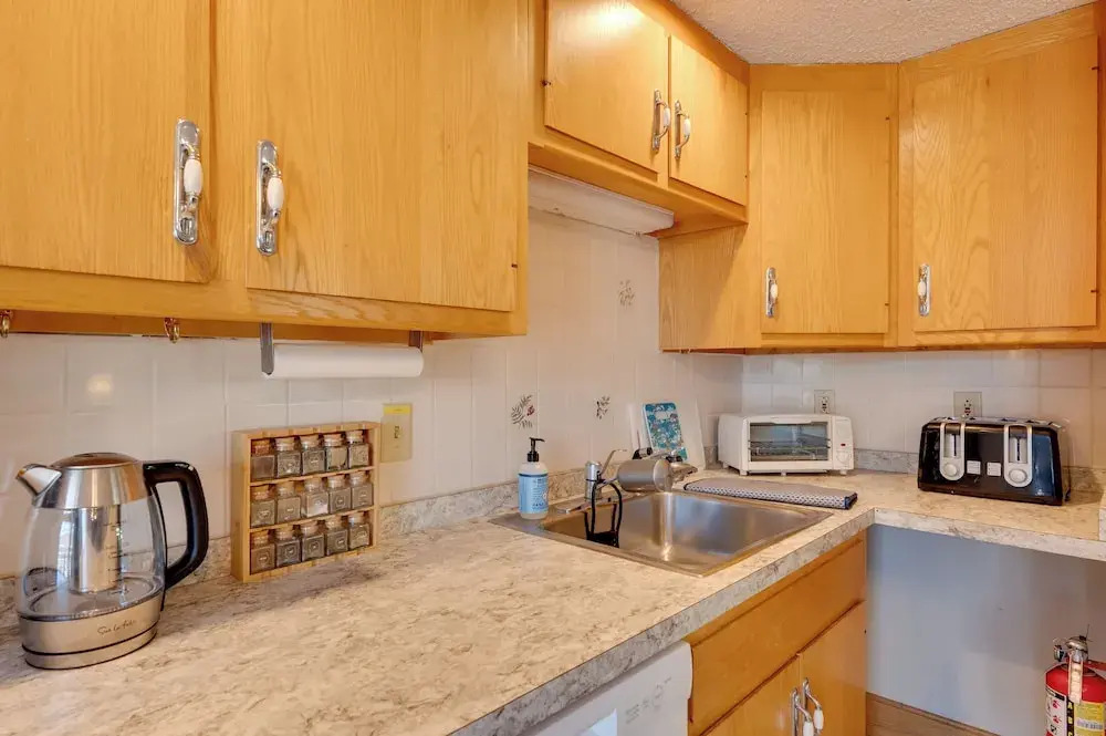 Close to Smuggs Lifts! Cozy Mountain-view Condo