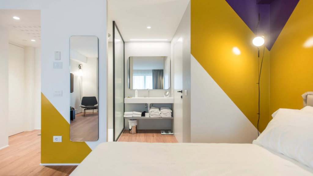 HOODY ACTIVE & HAPPINESS HOTEL