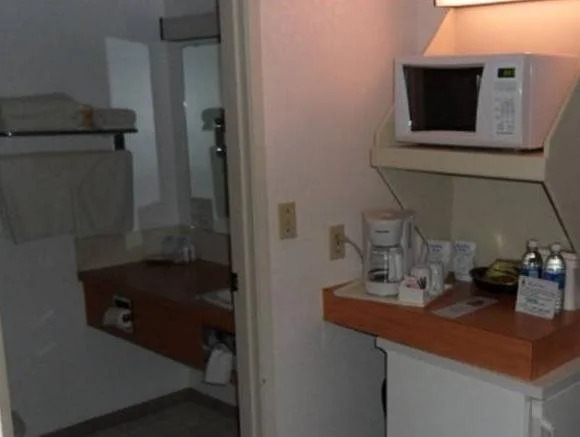 Tamarack Motor Inn