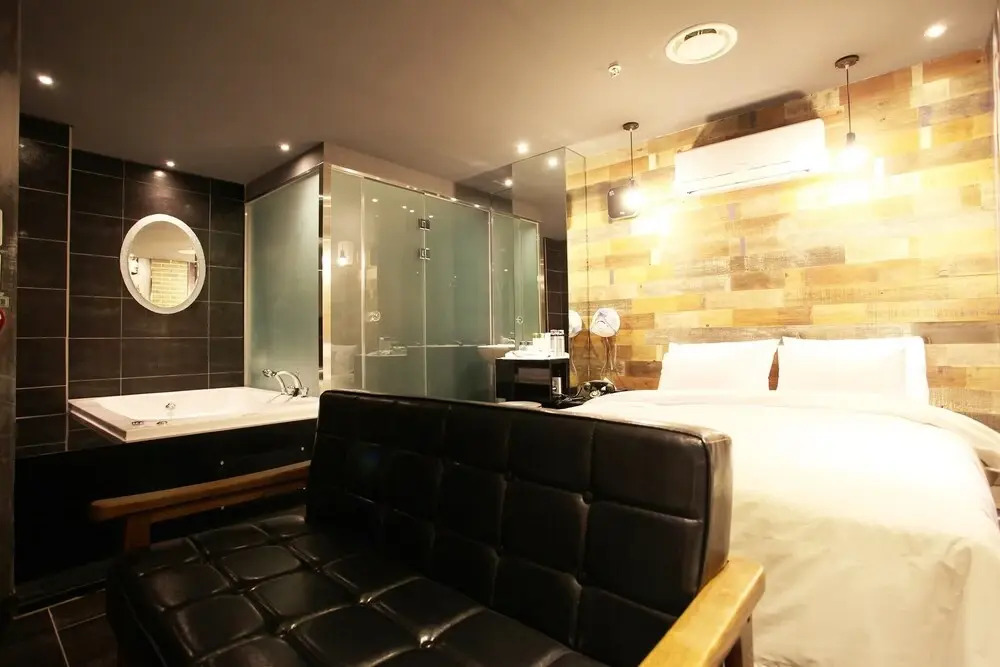 Hotel Lush