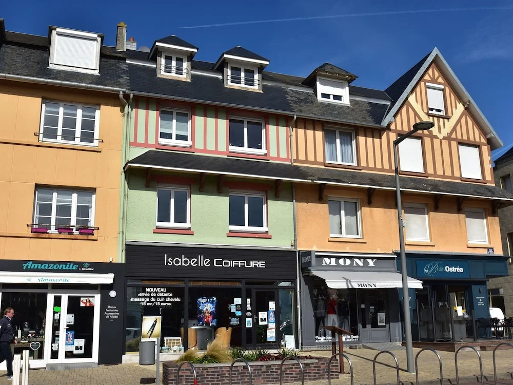 Beautiful Gite With Garden at 700 Metres From the Beach, 10 Minutes From Bayeux