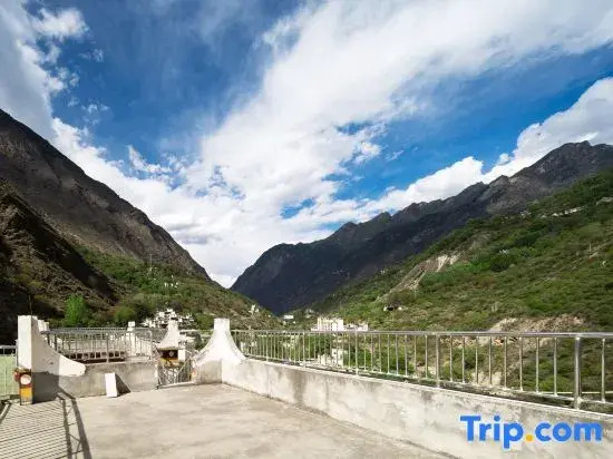 Guxin Hotel (Zhonglu Village)