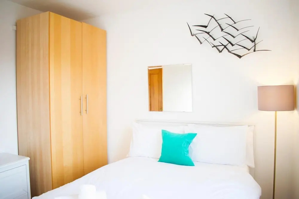 Modern 2 Bedroom Apartment in Central Edinburgh