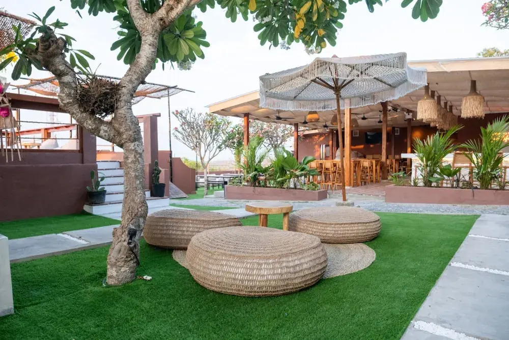 Mad Monkey Nusa Lembongan