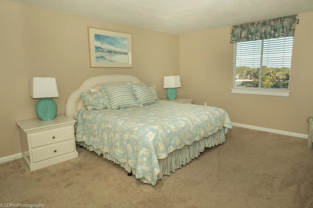 Dolphin Point 601B - 2 Br Condo