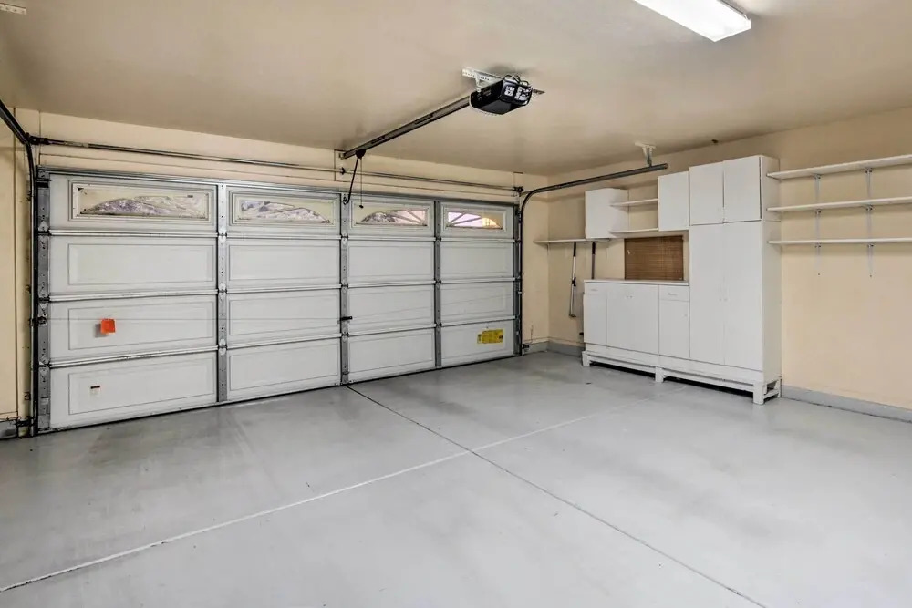 Pool & Game Room: Home in Goodyear Near Golfing