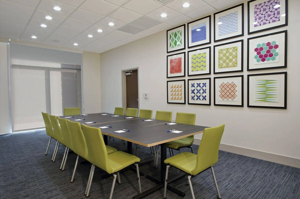 Holiday Inn Express & Suites - Brookshire - Katy Freeway by IHG
