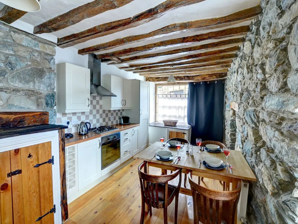 Monumental Stone House in the Centre of Dolgellau in Snowdonia National Park