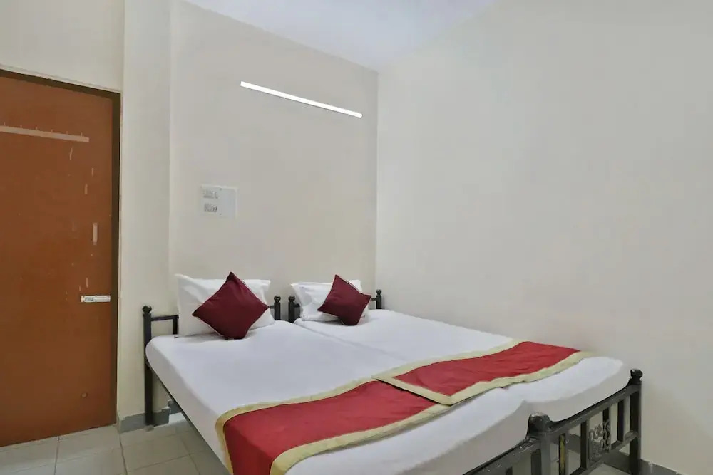 Shanthiniketan Homes by OYO Rooms