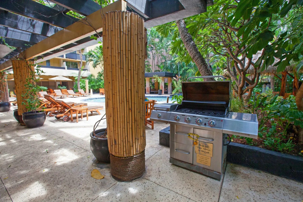 Castle Bamboo Waikīkī Hotel