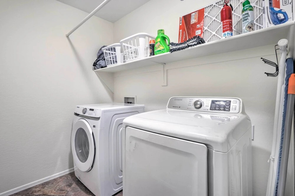 Avondale Home w/ Pool, 5 Mi to State Farm Stadium!