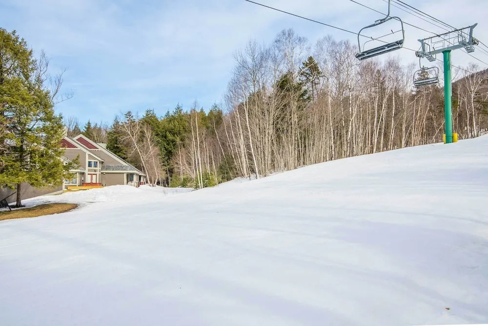 Updated Condo Next to Burke Mountain Bike Trails!