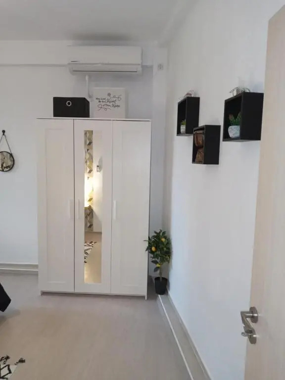 ART APARTMENT GERI 2 ,with a terrace,space for bikes,free parking&wi-fi